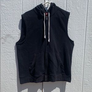 Short-Sleeved hoodie